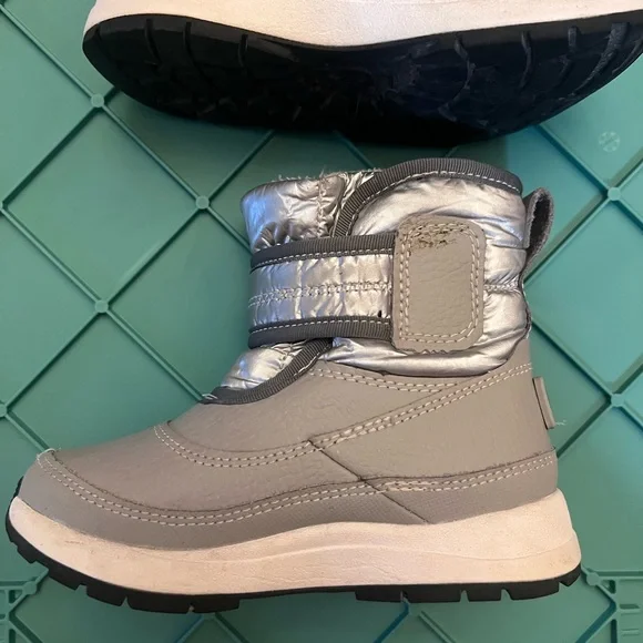 UGG Gray Ankle-High Boots with Metallic Strap, Toddler Size 8 Winter Boots - Picture 5 of 10